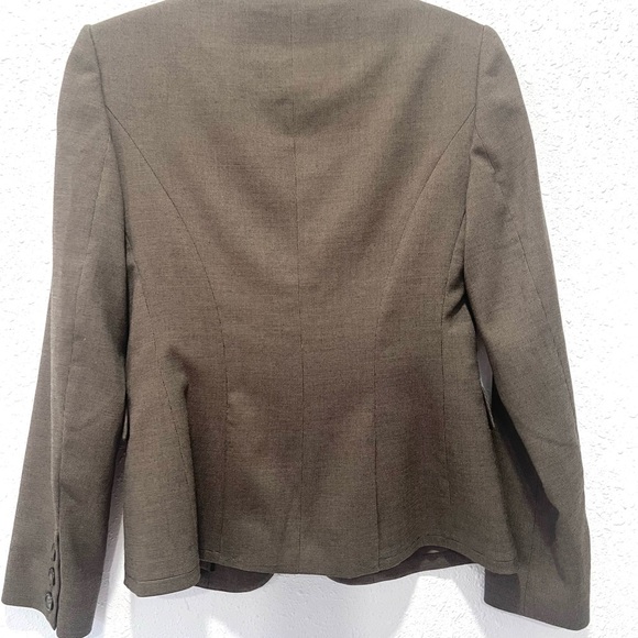 The Limited Brown Blazer with Fitted Silhouette and Long Sleeves 6 - Picture 6 of 7
